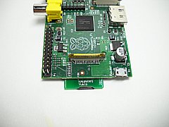 Raspberry Pi用 microSDカードアダプタ・Raspberry Piにセットしたところ(表)