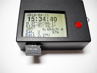自作した液晶表示つき GPSデータロガー・microSDカードスロット
